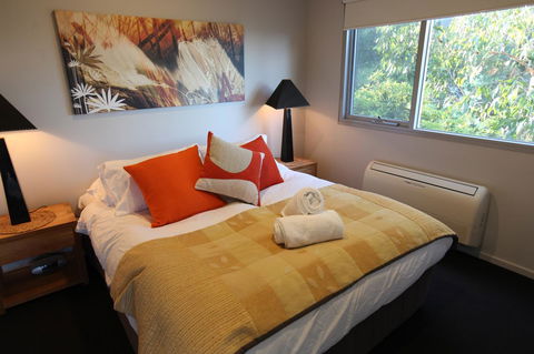 Lorne Luxury - Accommodation Mount Tamborine 4