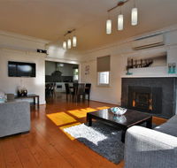 A Stroll Away - Accommodation Mount Tamborine