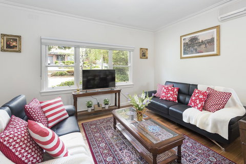 Hillside House - Accommodation Mount Tamborine 3