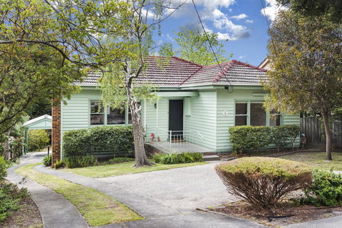 Hillside House - Accommodation Mount Tamborine 0