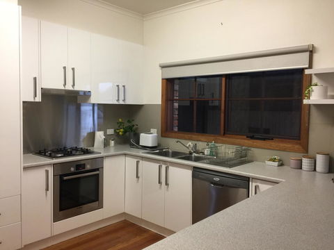 Bricks And Roses - Accommodation Mount Tamborine 8