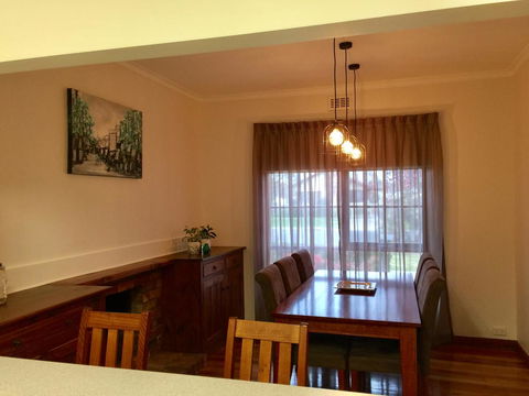 Bricks And Roses - Accommodation Mount Tamborine 7