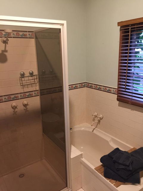 Bricks And Roses - Accommodation Mount Tamborine 18