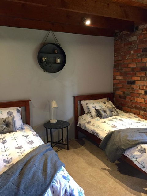 Bricks And Roses - Accommodation Mount Tamborine 15