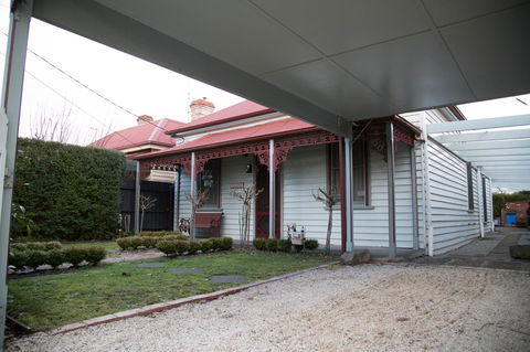 Airleigh-Rose Cottage - Accommodation Mount Tamborine 4