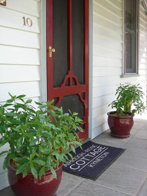 Airleigh-Rose Cottage - Accommodation Mount Tamborine 28