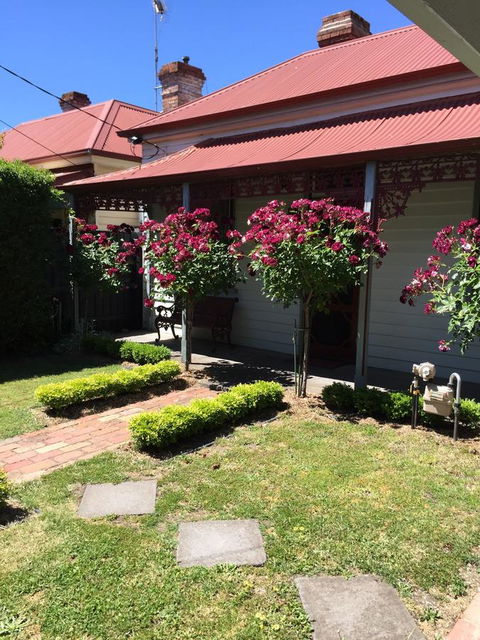 Airleigh-Rose Cottage - Accommodation Mount Tamborine 0