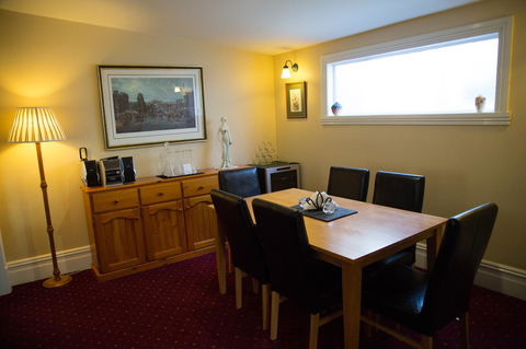 Airleigh-Rose Cottage - Accommodation Mount Tamborine 12