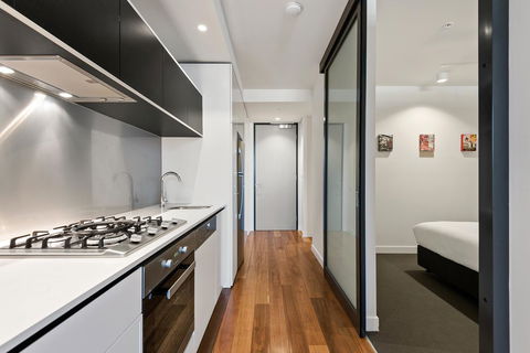 District Apartments Fitzroy - Accommodation Mount Tamborine 17