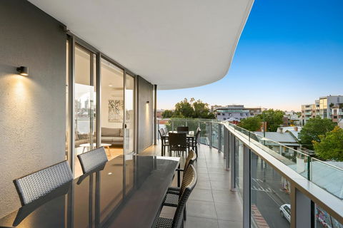 District Apartments Fitzroy - Accommodation Mount Tamborine 4