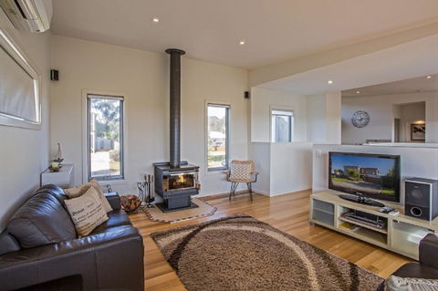 Saltwater Breeze Retreat - Accommodation Mount Tamborine 3