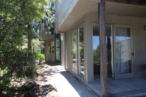 Lorne Holiday House - Accommodation Mount Tamborine 10