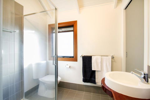 Airlie Beach Eco Cabins - Adults Only - Accommodation Mount Tamborine 26