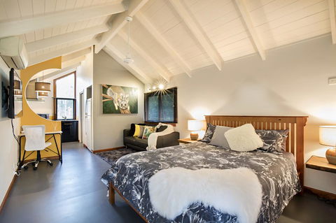 Airlie Beach Eco Cabins - Adults Only - Accommodation Mount Tamborine 20