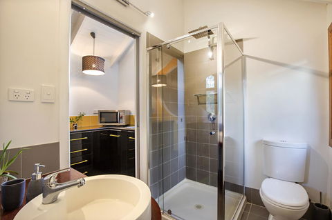 Airlie Beach Eco Cabins - Adults Only - Accommodation Mount Tamborine 30