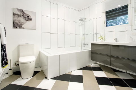 Airlie Beach Eco Cabins - Adults Only - Accommodation Mount Tamborine 34