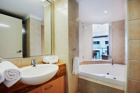 Rolling Surf Resort - Accommodation Mount Tamborine 8