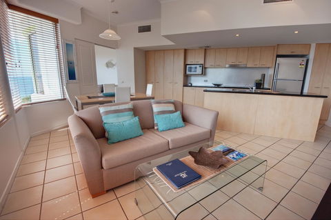 Rolling Surf Resort - Accommodation Mount Tamborine 5