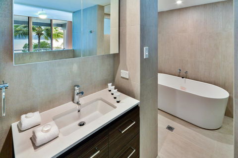 Frangipani 104 - Hamilton Island - Accommodation Mount Tamborine 10