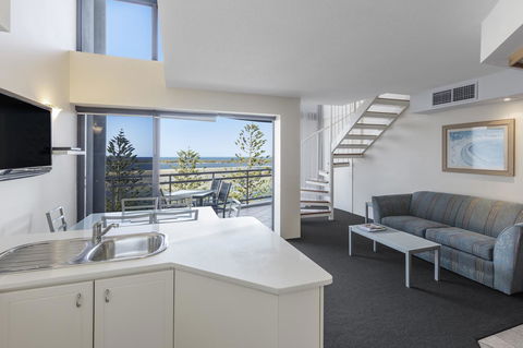 Ramada Resort By Wyndham Golden Beach - Accommodation Mount Tamborine 9