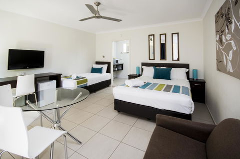 The Beach Motel Hervey Bay - Accommodation Mount Tamborine 4