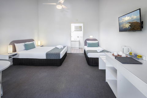 The Beach Motel Hervey Bay - Accommodation Mount Tamborine 12