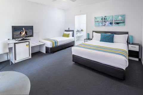 The Beach Motel Hervey Bay - Accommodation Mount Tamborine 2
