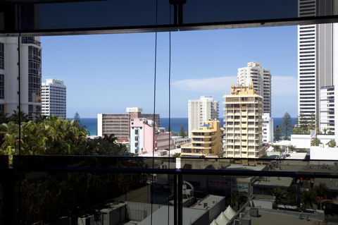 Circle Luxury Holidays - Accommodation Mount Tamborine 4