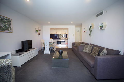 Circle Luxury Holidays - Accommodation Mount Tamborine 2