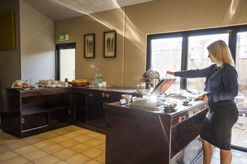 Emerald Maraboon Motor Inn - Accommodation Mount Tamborine 19