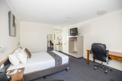 Emerald Maraboon Motor Inn - Accommodation Mount Tamborine 22