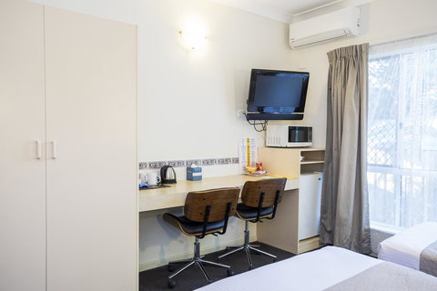 Emerald Maraboon Motor Inn - Accommodation Mount Tamborine 43