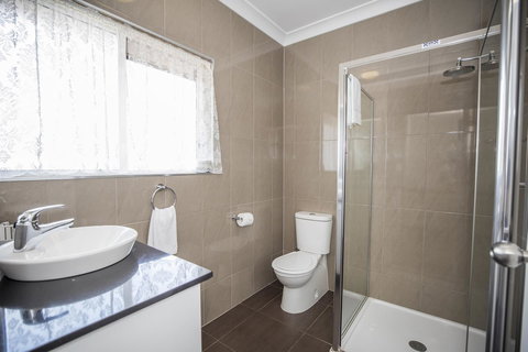 Emerald Maraboon Motor Inn - Accommodation Mount Tamborine 34