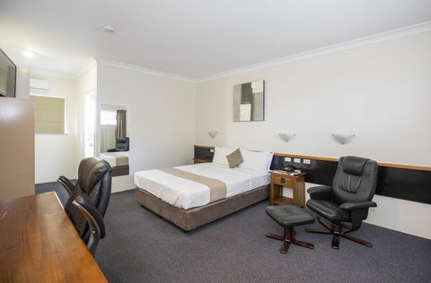 Emerald Maraboon Motor Inn - Accommodation Mount Tamborine 33