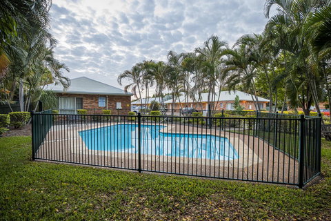 Emerald Maraboon Motor Inn - Accommodation Mount Tamborine 11