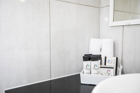 Emerald Maraboon Motor Inn - Accommodation Mount Tamborine 30