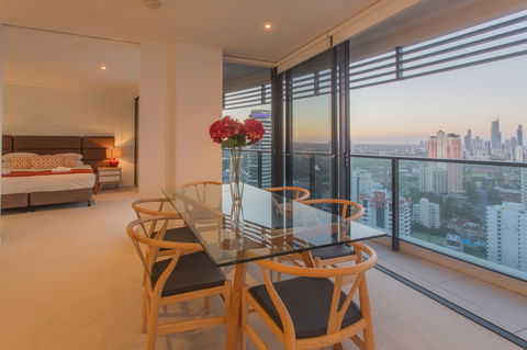 Oracle Resort Broadbeach - Gclr - Accommodation Mount Tamborine 10