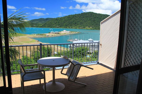 Ocean Views At Whitsunday Terraces Resort - Accommodation Mount Tamborine 5