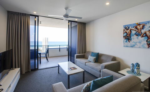 Synergy Broadbeach - Official - Accommodation Mount Tamborine 2