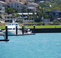 Airlie Seaview Apartments