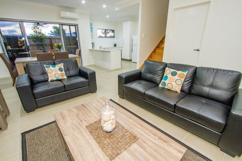 Agnes Sails - Accommodation Mount Tamborine 0