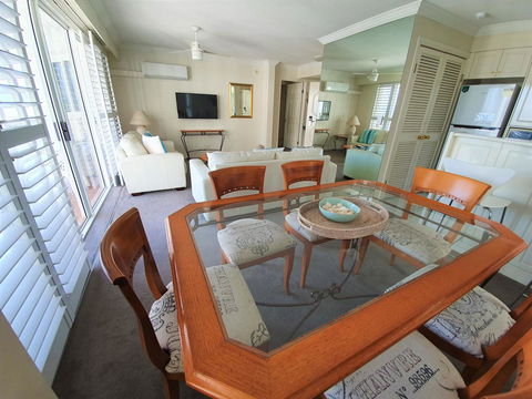 Broadbeach Holiday Apartments - Accommodation Mount Tamborine 15