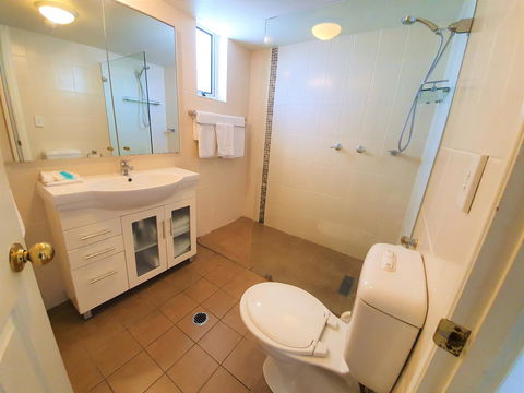 Broadbeach Holiday Apartments - Accommodation Mount Tamborine 21