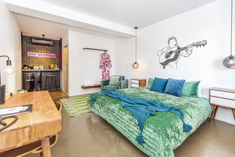 The Pink Hotel Coolangatta - Accommodation Mount Tamborine 27