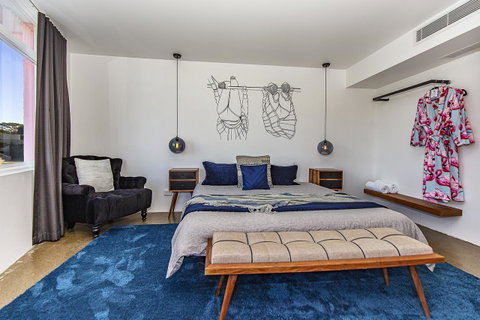 The Pink Hotel Coolangatta - Accommodation Mount Tamborine 10