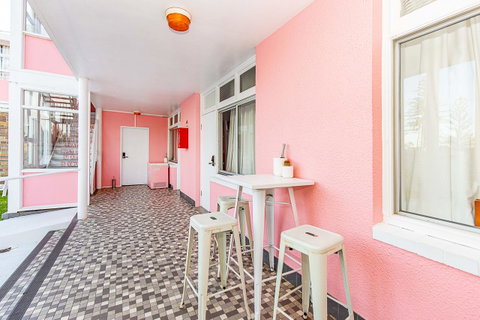 The Pink Hotel Coolangatta - Accommodation Mount Tamborine 3