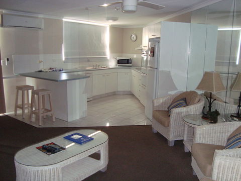 Grosvenor Beachfront Apartments Surfers Paradise - Accommodation Mount Tamborine 14