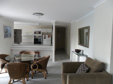 Grosvenor Beachfront Apartments Surfers Paradise - Accommodation Mount Tamborine 5