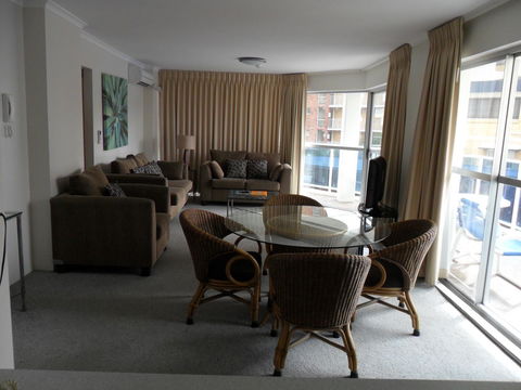 Grosvenor Beachfront Apartments Surfers Paradise - Accommodation Mount Tamborine 23