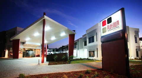 Platinum International - Accommodation Mount Tamborine 0